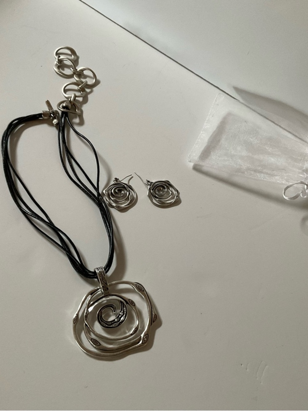 Premier designs necklace and earrings set